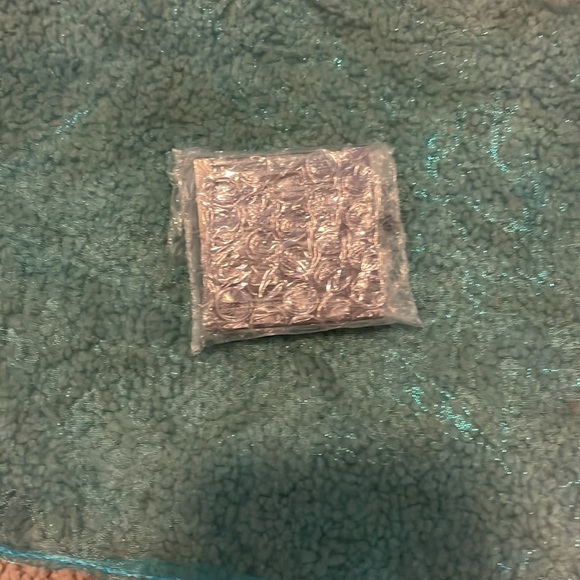 NEW Chella Hello Beautiful Eyeshadow Palette - Picture 3 of 3